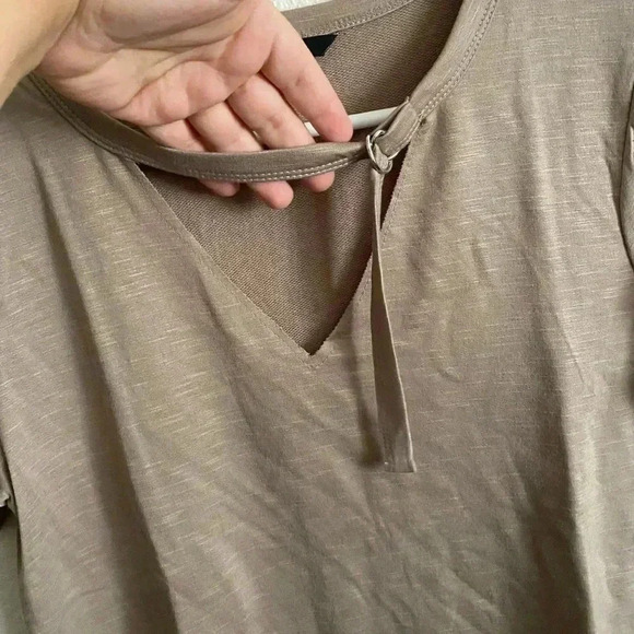 🆕Soft Light Brown Short Sleeve Plain Top🆕 - Picture 4 of 6